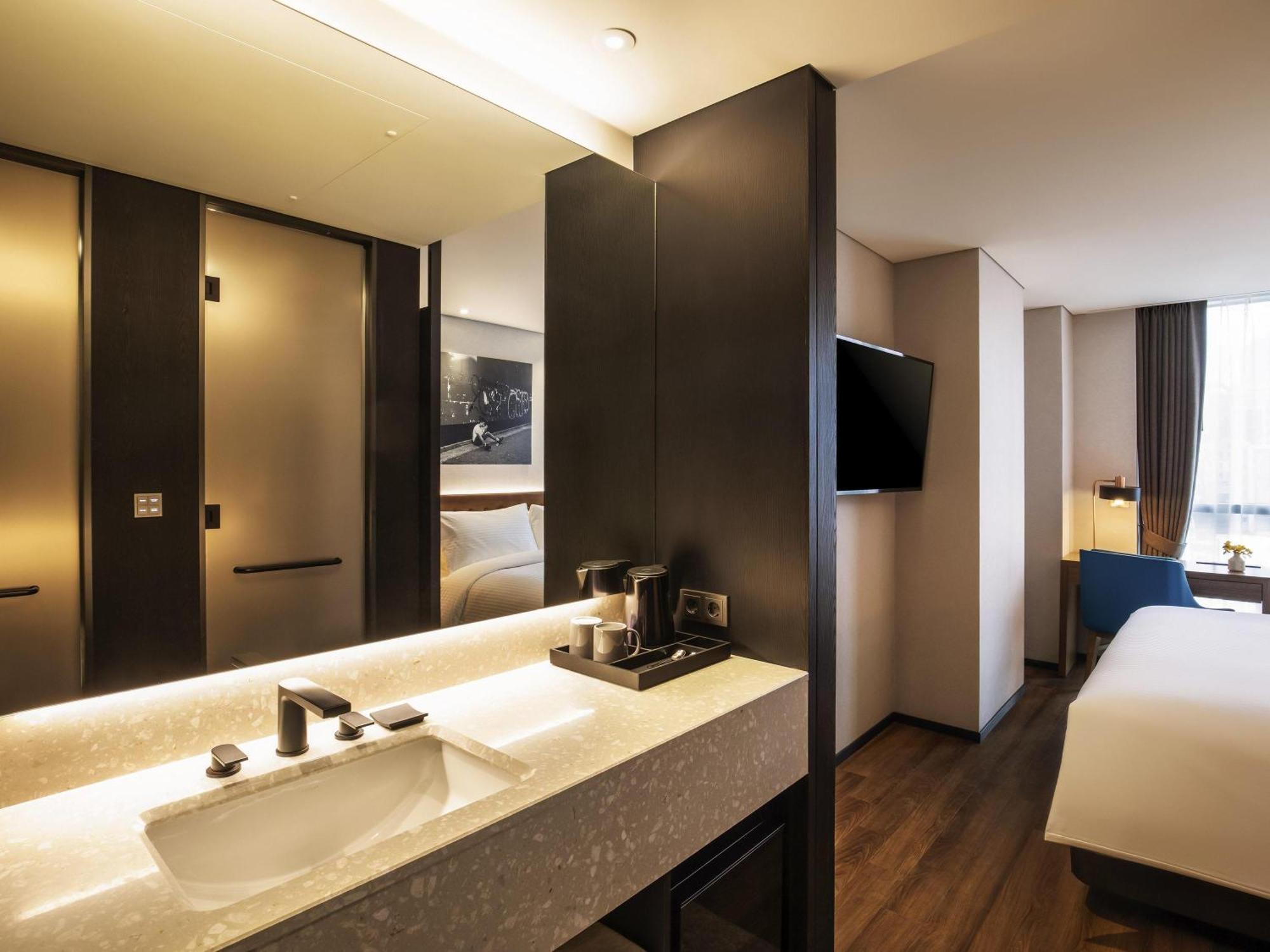 Standard King Room
